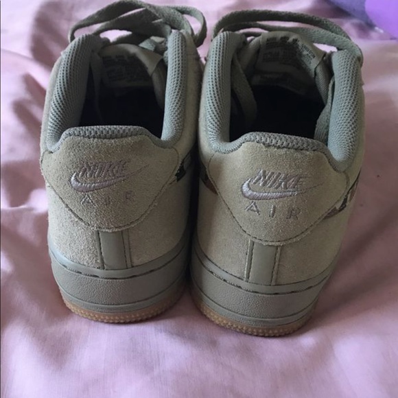 Nike - Picture 3 of 3